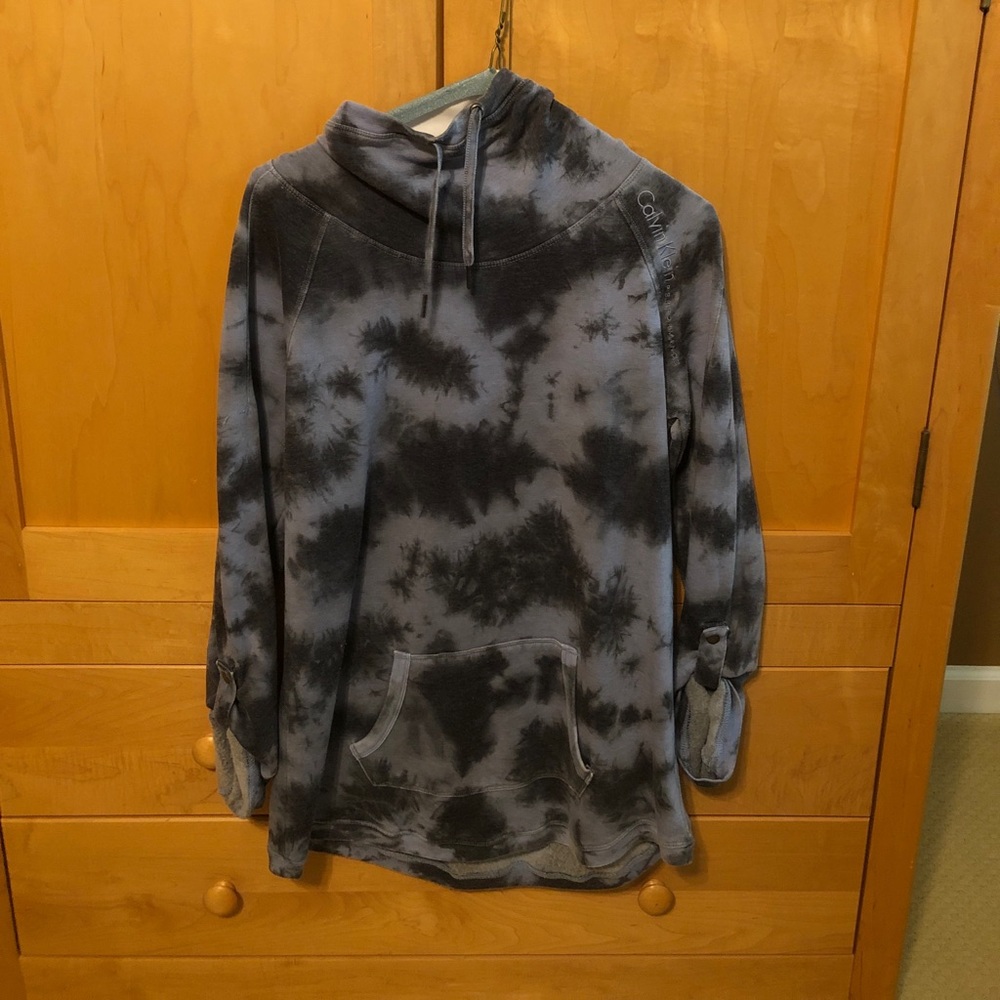 CALVIN KLEIN OVERSIZE TIE DYE TOP
